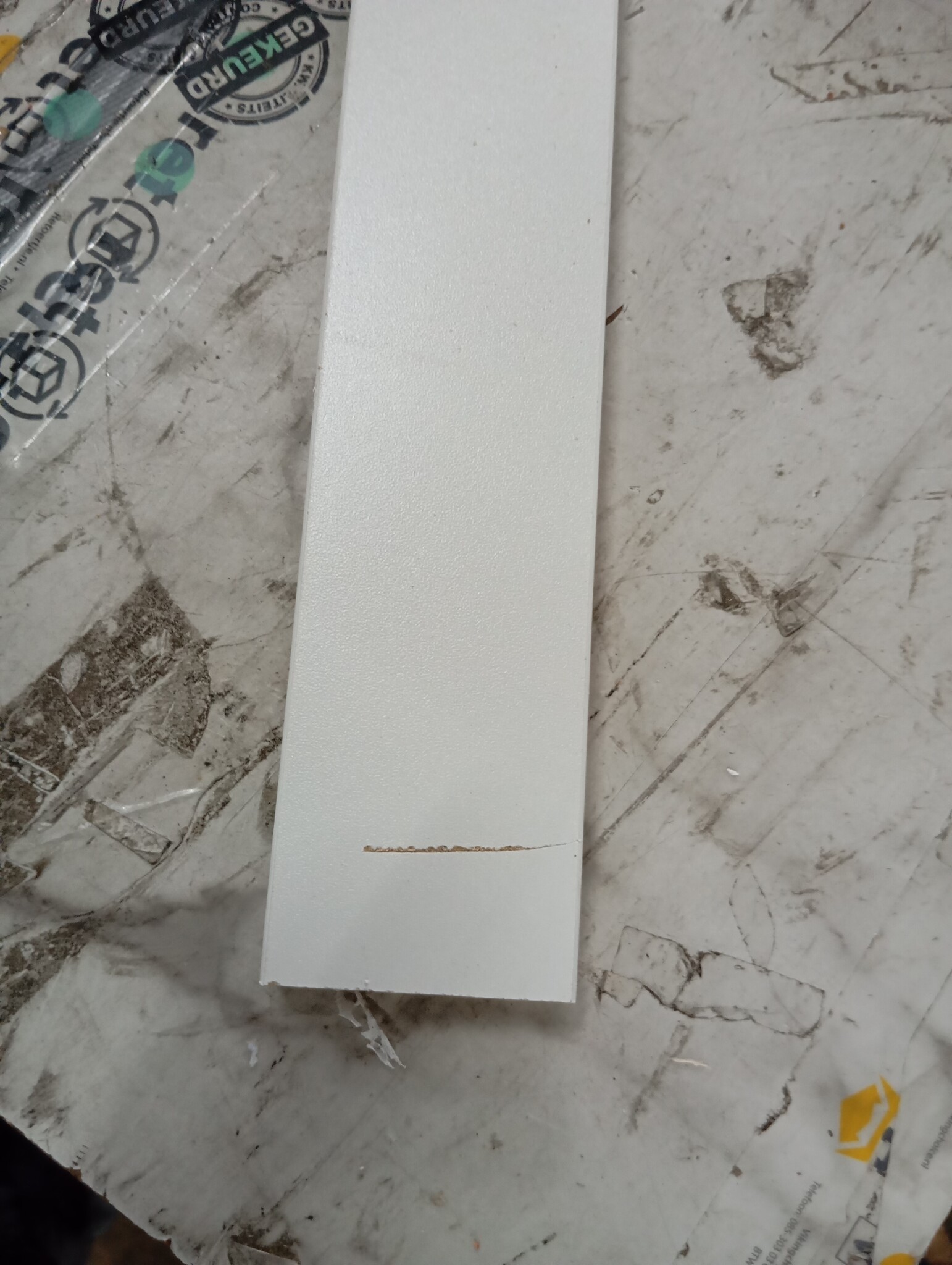 Hoge Bartafel met Verplaatsbaar Schap 138x39x110 cm Wit (55% Korting)