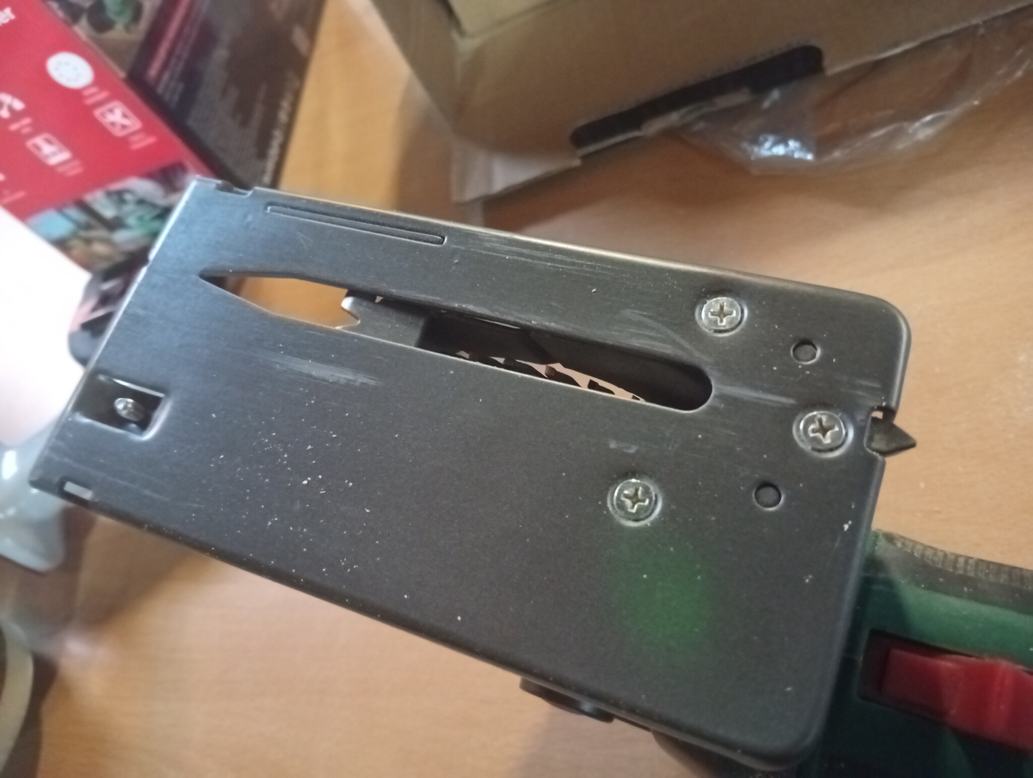HYCHIKA Cirkelzaag, 500W Mini cirkelzaag, 4500 RPM, Zaagdiepte: 0-25 mm, Zuivere kopermotor, 3 messen voor het zagen van hout, zacht metaal, tegels en plastic
