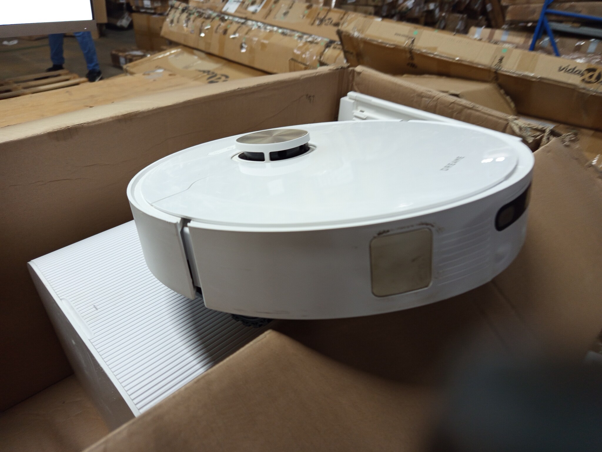 DREAME X40 Ultra Complete Robotstofzuiger met afneembare en optilbare dweil,uitgebreide reiniging met zijborstels, zuigkracht van 12.000 Pa, zelfreinigende dweil en wasbord van 70 ℃,automatisch legen