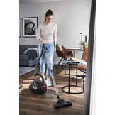 Grundig, VCC 3850 A Stofzuiger met zak, 800 W, 2,1 L, zwart/rood