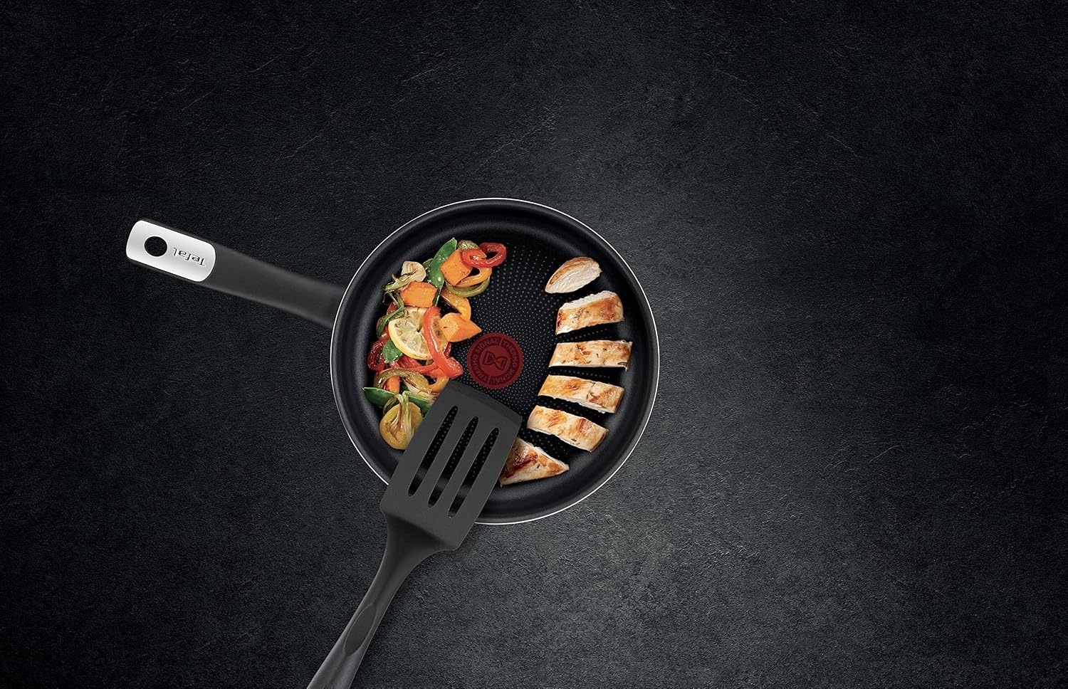 Tefal C38806 Essential koekenpan van hard titanium 28 cm | Antiaanbaklaag met titaniumdeeltjes | Temperatuurindicator voor het thermische signaal | Vaatwasmachinebestendig | Gemaakt in Frankrijk | Zwart