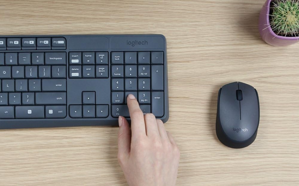 Logitech MK235 Draadloos Toetsenbord- en Muiscombinatie voor Windows, 2,4 GHz Wireless Unifying USB-Ontvanger, 15 FN-Toetsen, Lange Batterijduur, PC, Laptop, Frans AZERTY indeling - Grijs