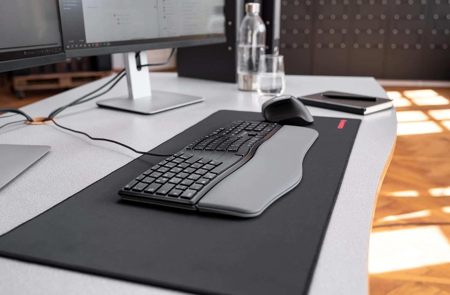 CHERRY KC 4500 ERGO, ergonomisch toetsenbord, Duitse indeling (QWERTZ), bekabeld, gevoerde handpalm met memory foam, gebogen toetsenbord, Zwart