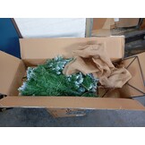Kunstkerstboom 220 cm - Sneeuw & Houten Stam (53% Korting)