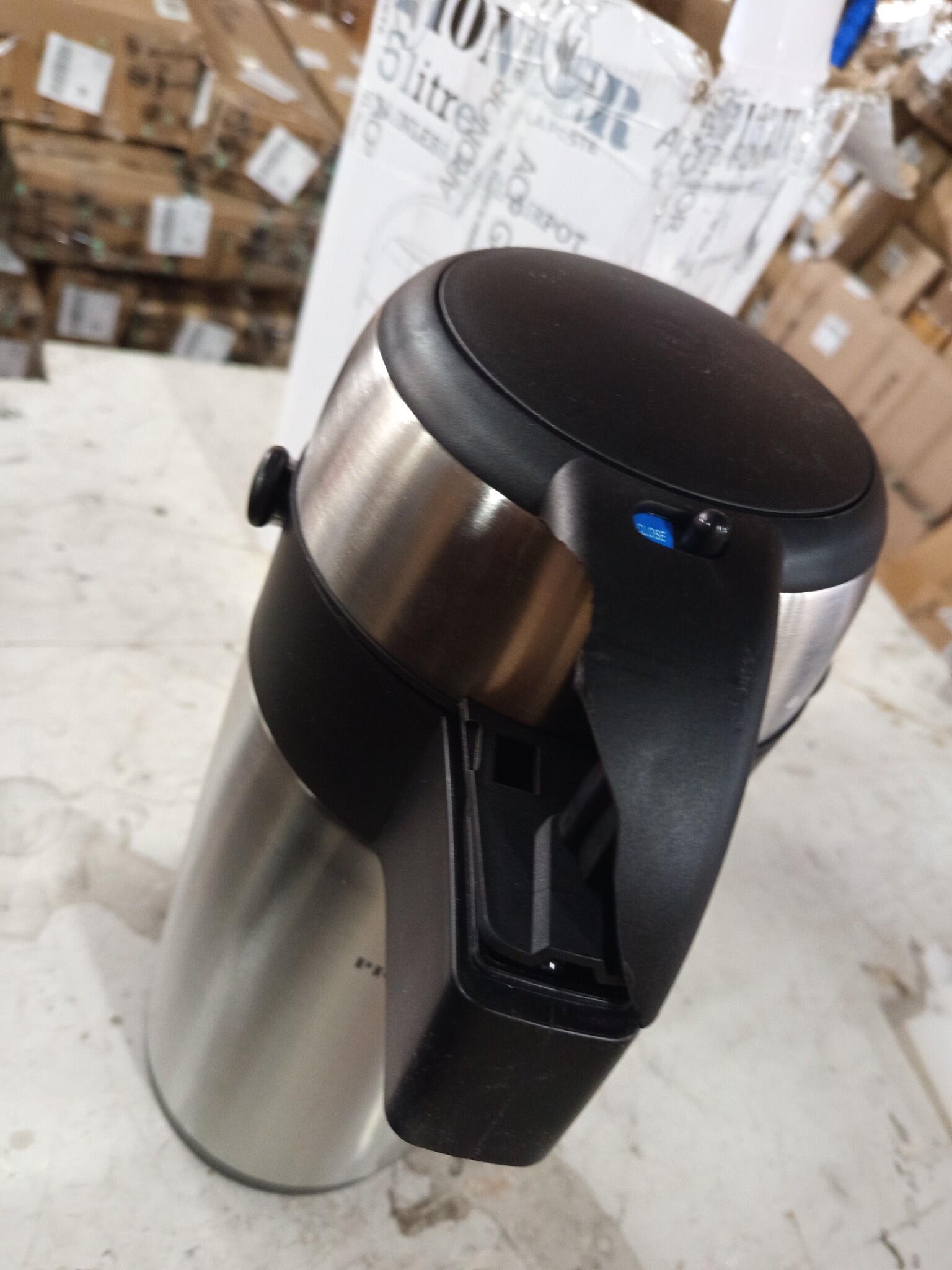 Pioneer Thermoskan met Pompfunctie - 5 Liter - Roestvrij Staal
