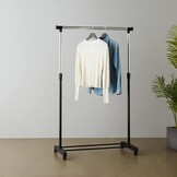 Amazon Basics Kledingrek op wielen, chroom, 91,5-145 x 42 x 134-161 cm