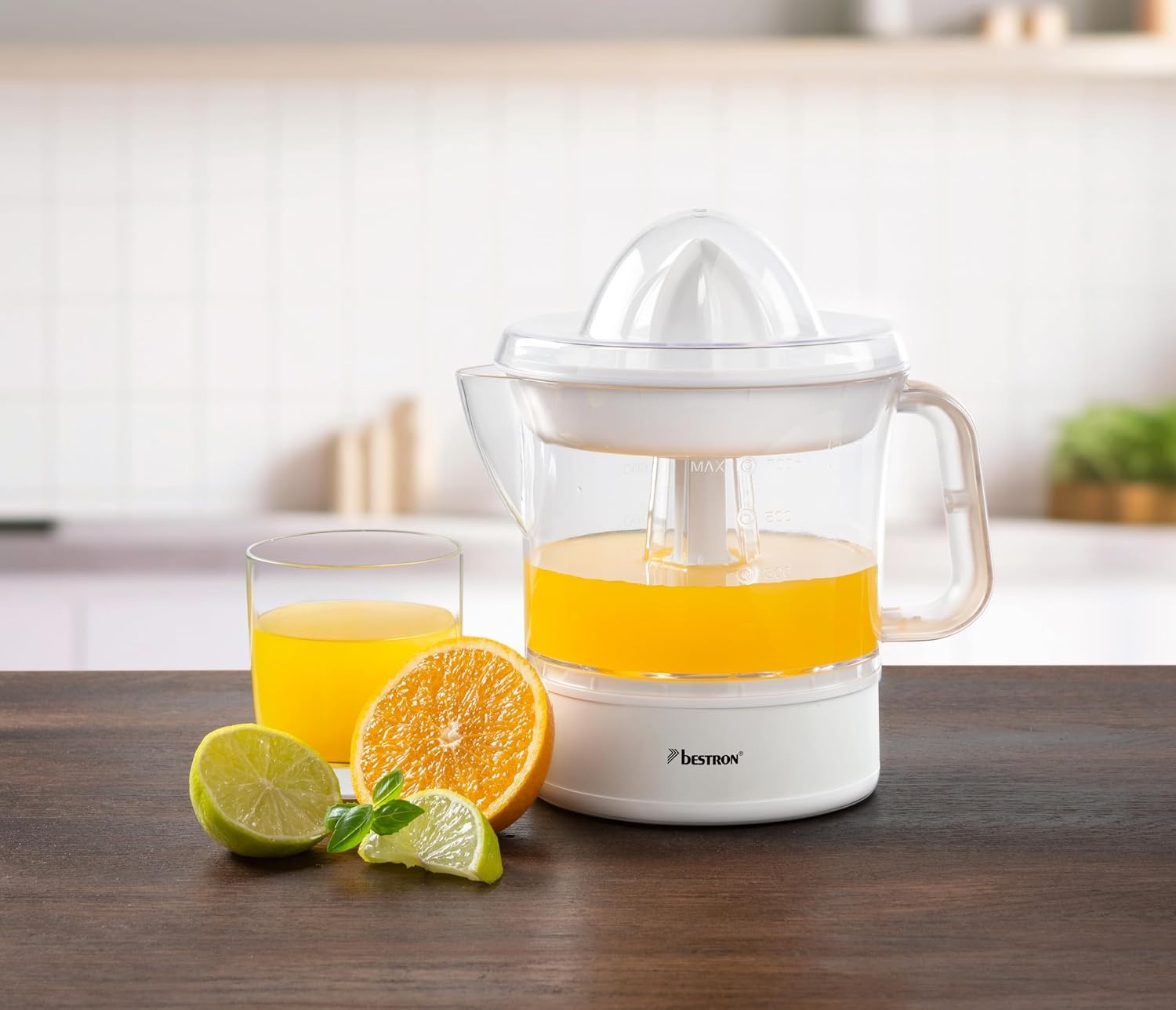 Bestron Elektrische citrus- en sinaasappelpers, incl. 2 perskegels en aromadeksel, motor met twee draairichtingen (links/rechts), inhoud: 0,7 liter, Nordic Home collectie, kleur: matwit/hout
