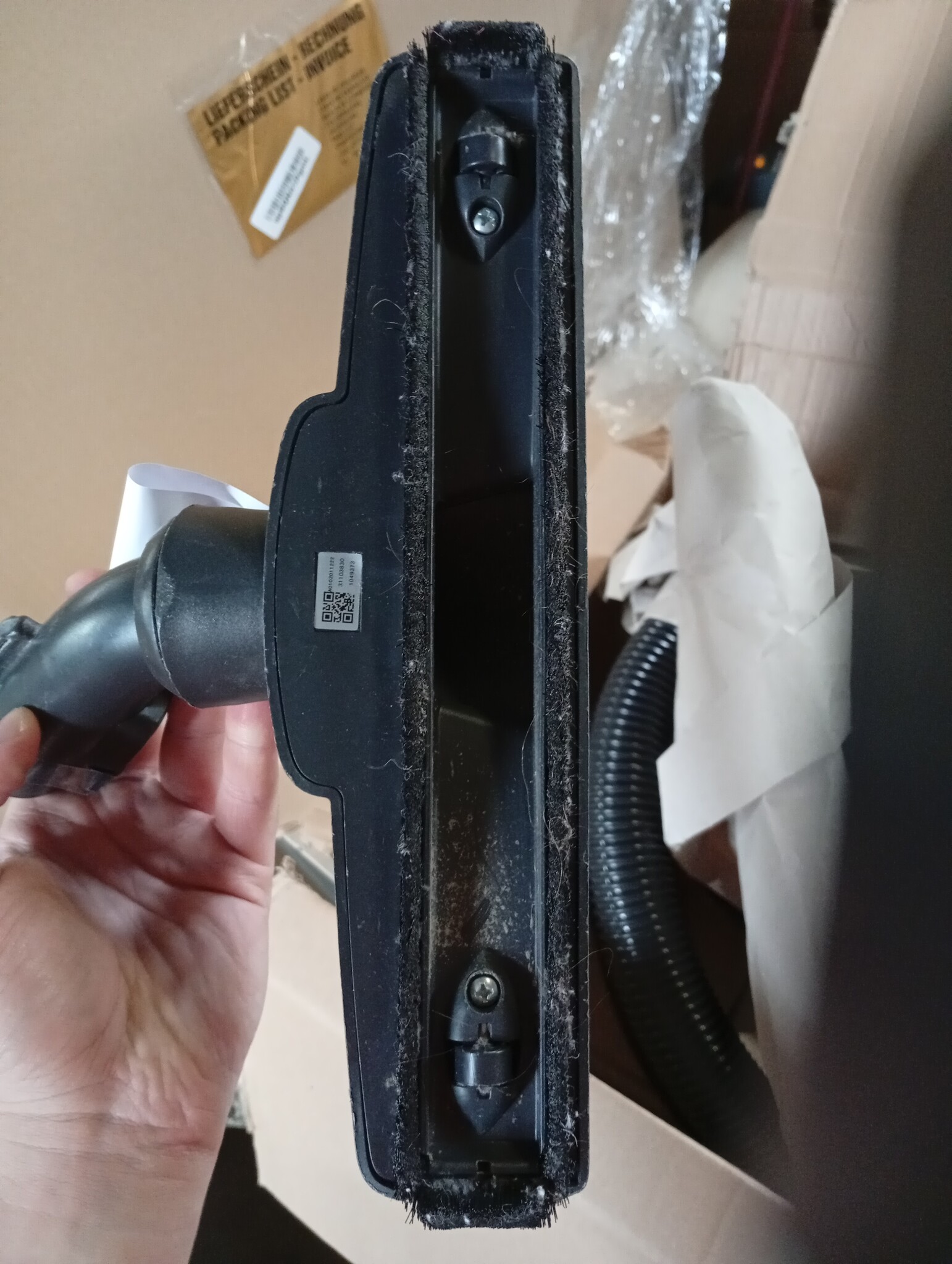 AEG Stofzuiger met Zak, VX7-2-X-Nieuwe technische versie, Zuigkrachtregeling, Parkeerfunctie, 3in1 multifunctioneel mondstuk, Hygiënefilter wasbaar, 70 dB, Zwart
