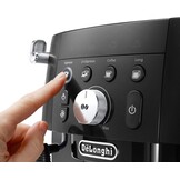 De'Longhi Magnifica S Smart ECAM230.13.B, Volautomatische Espressomachine met My LatteArt-Stoompijpje en Geïntegreerde Bonenmaler, met 4 One-Touch Recepten, Intuïtief Bedieningspaneel, Zwart