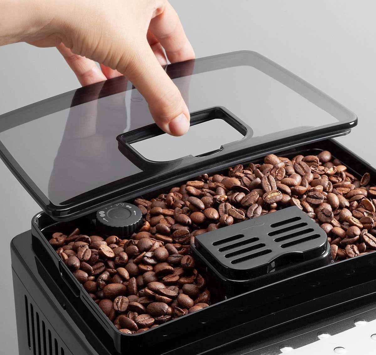 De'Longhi Magnifica S Smart ECAM230.13.B, Volautomatische Espressomachine met My LatteArt-Stoompijpje en Geïntegreerde Bonenmaler, met 4 One-Touch Recepten, Intuïtief Bedieningspaneel, Zwart