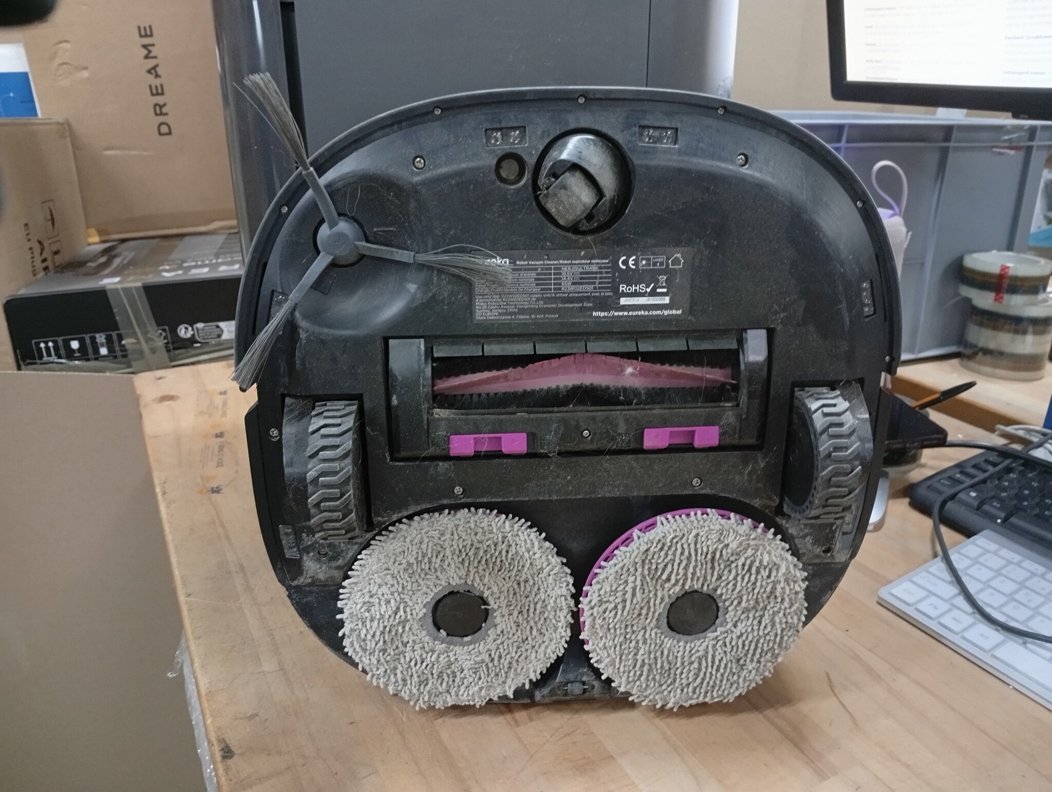 EUREKA J15 Pro Ultra Robotstofzuiger - 16200Pa - Zwart - Met Zelfreinigend Station
