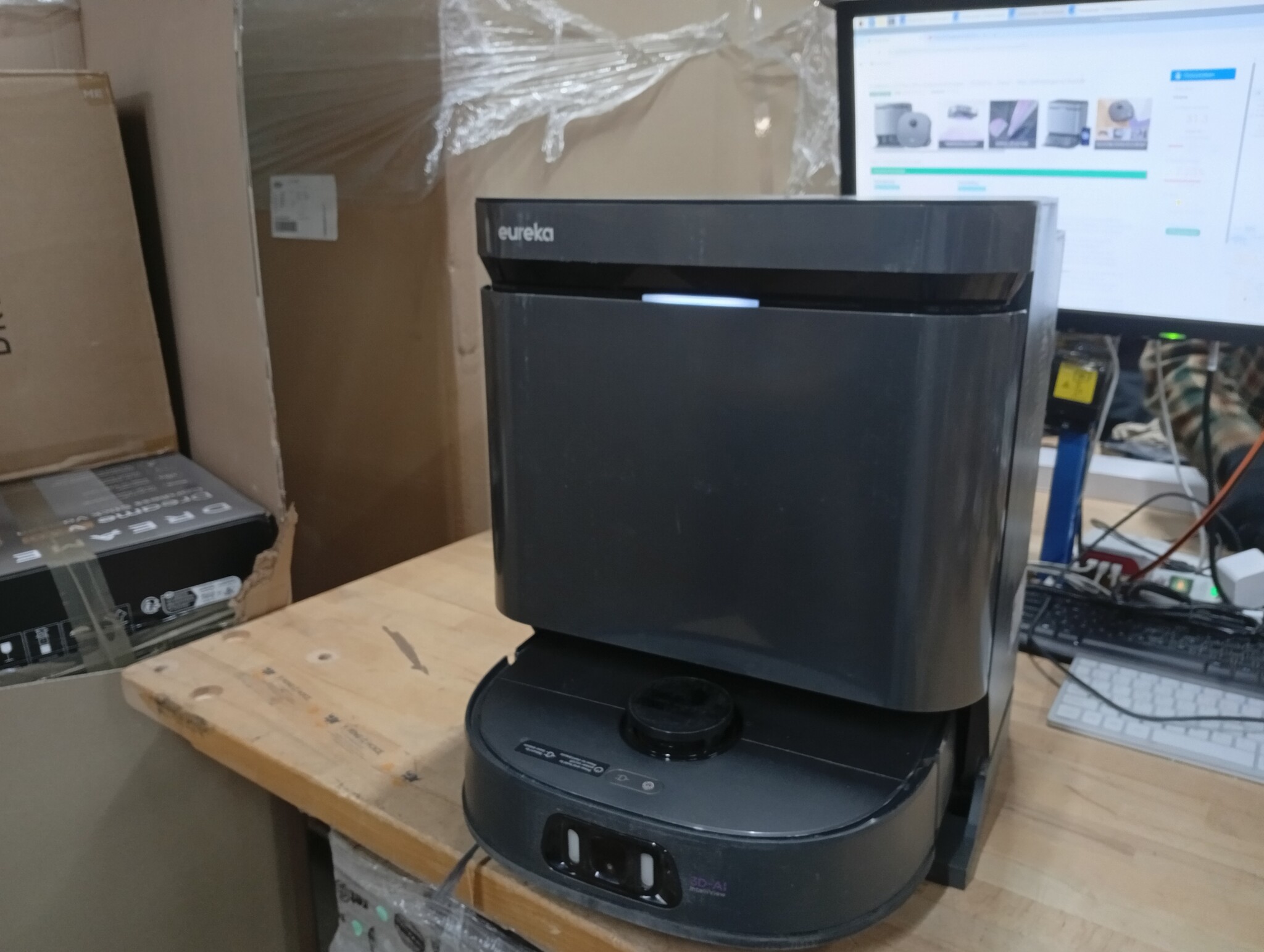 EUREKA J15 Pro Ultra Robotstofzuiger - 16200Pa - Zwart - Met Zelfreinigend Station