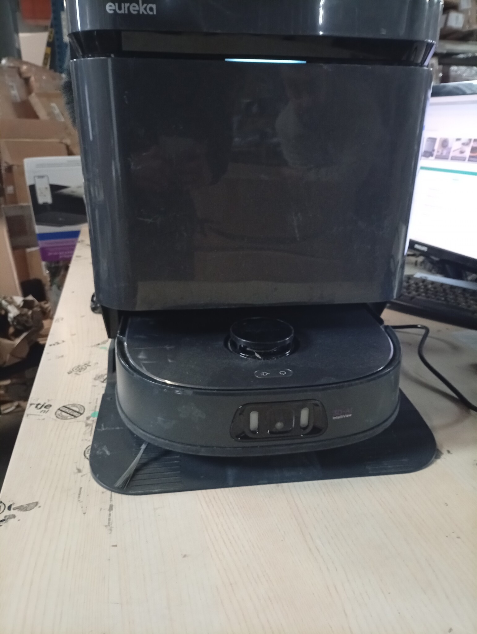 EUREKA J15 Pro Ultra Robotstofzuiger - 16200Pa - Zwart - Met Zelfreinigend Station