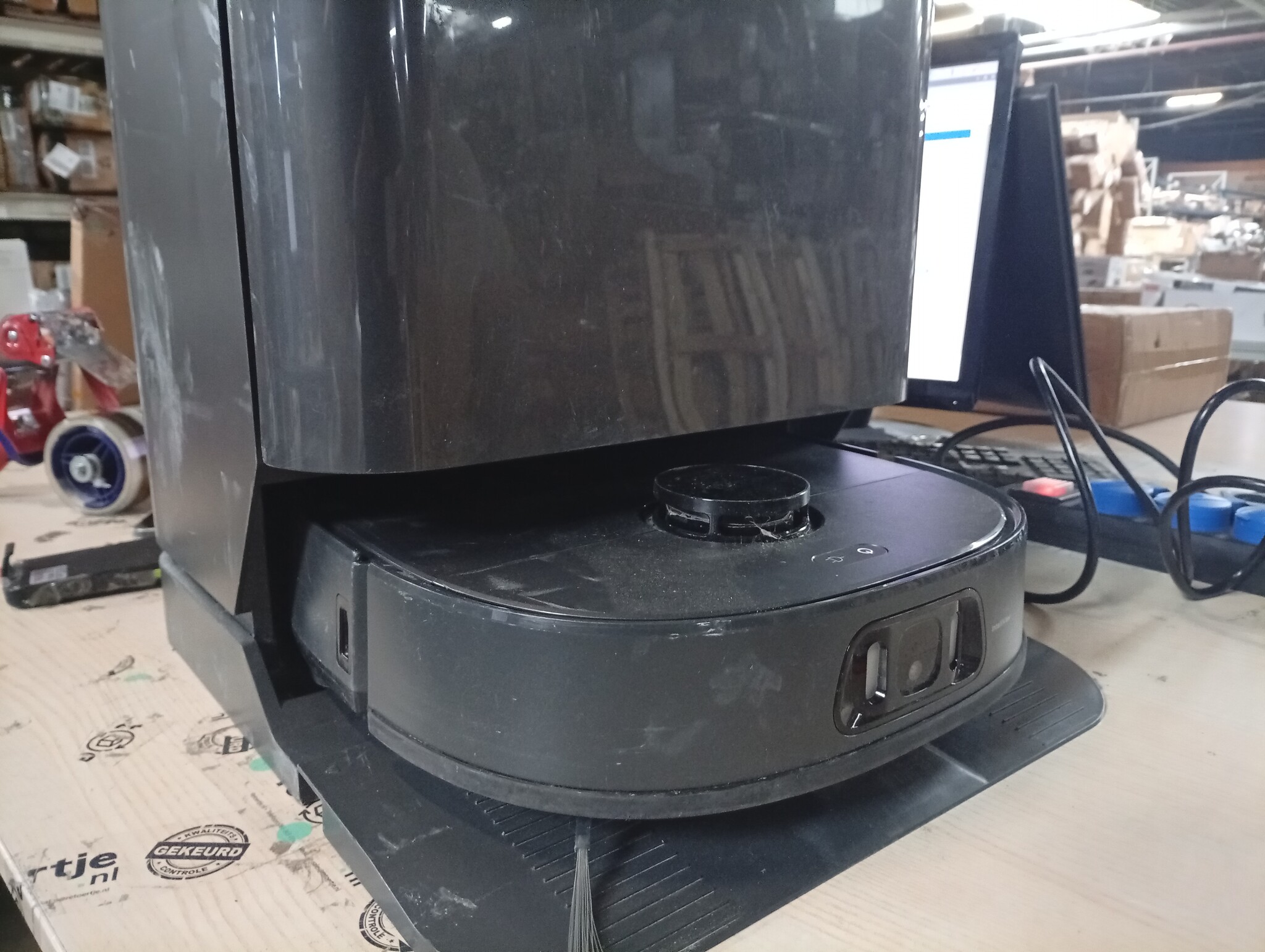 EUREKA J15 Pro Ultra Robotstofzuiger - 16200Pa - Zwart - Met Zelfreinigend Station
