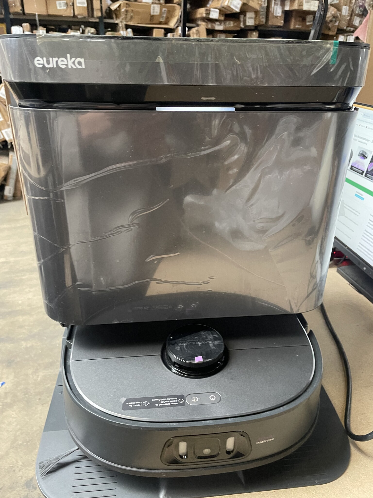 EUREKA J15 Pro Ultra Robotstofzuiger - 16200Pa - Zwart - Met Zelfreinigend Station