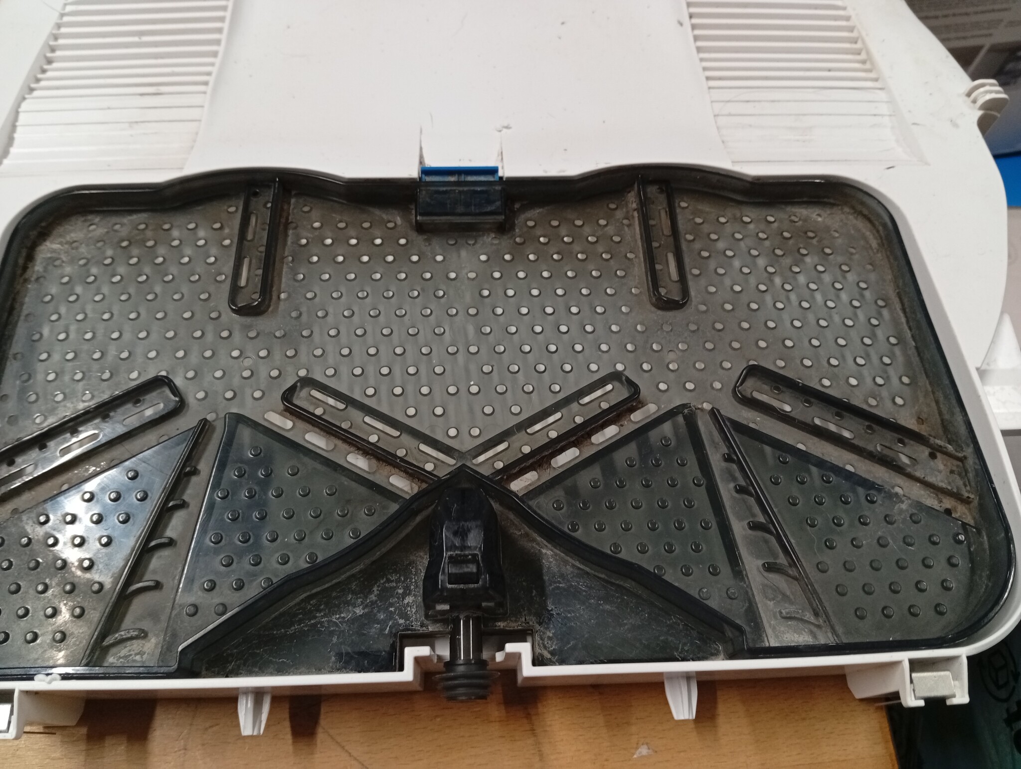ECOVACS DEEBOT T30 PRO OMNI robotstofzuiger met ministation, TruEdge™ adaptieve randmoppen, ZeroTangle™, 11.000 PA, heetwatermopreiniging en Smart Rewash Zilver