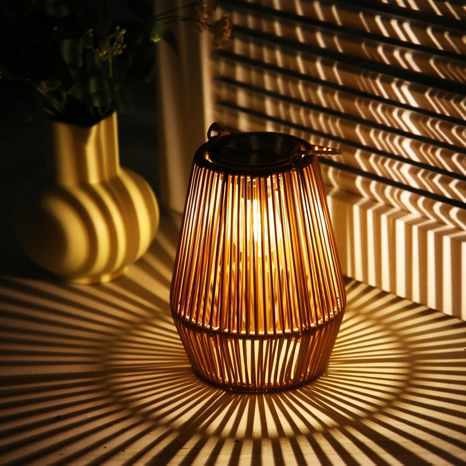 Zonneverlichting voor buiten, tuin, vintage hangende lantaarns op zonne-energie - waterdichte buitenverlichting op zonne-energie voor Halloween, kerstversiering, terras en paddecoratie
