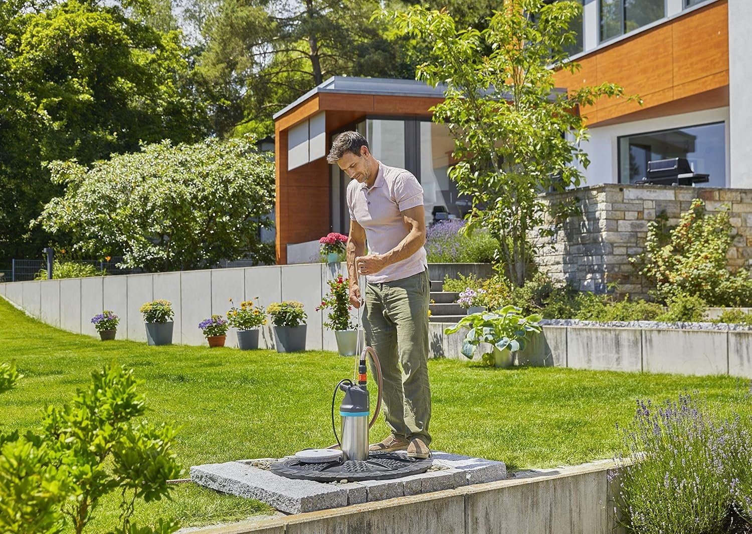 Gardena Dompel-Drukpomp 6100/5 inox automatic: Automatische dompel-drukpomp met een capaciteit van 6100 l/h, met vuilfilter, geluidsarm, geïntegreerde droogloopbeveiliging (1773-20) - Maat Tot 6.100 l/u met automaat