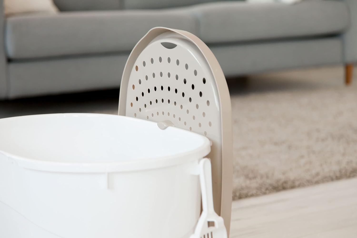 Iris Ohyama, Grote kunststof kattenbak met boveningang, inclusief schep en deksel met ventilatiegaten, L52 x D37,5 x H36,5 cm, BPA-vrij, schephouder, voor katten, TECL-20, wit/beige