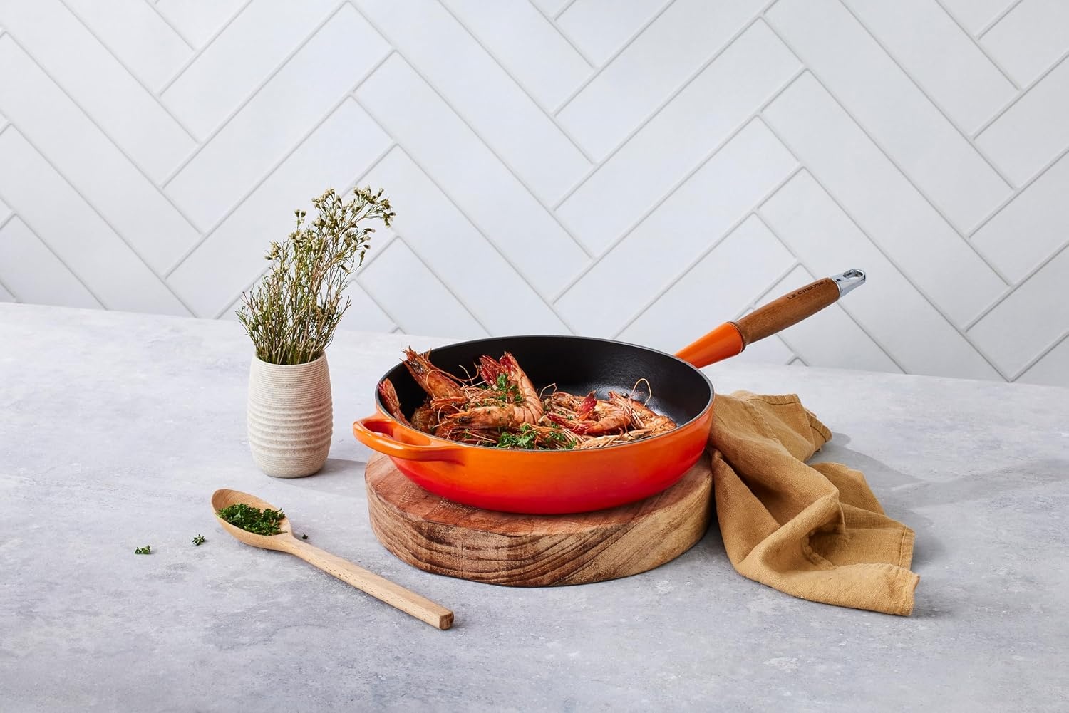 Le Creuset Signature Sautépan met houten handvat 28 cm - Ofenrot
