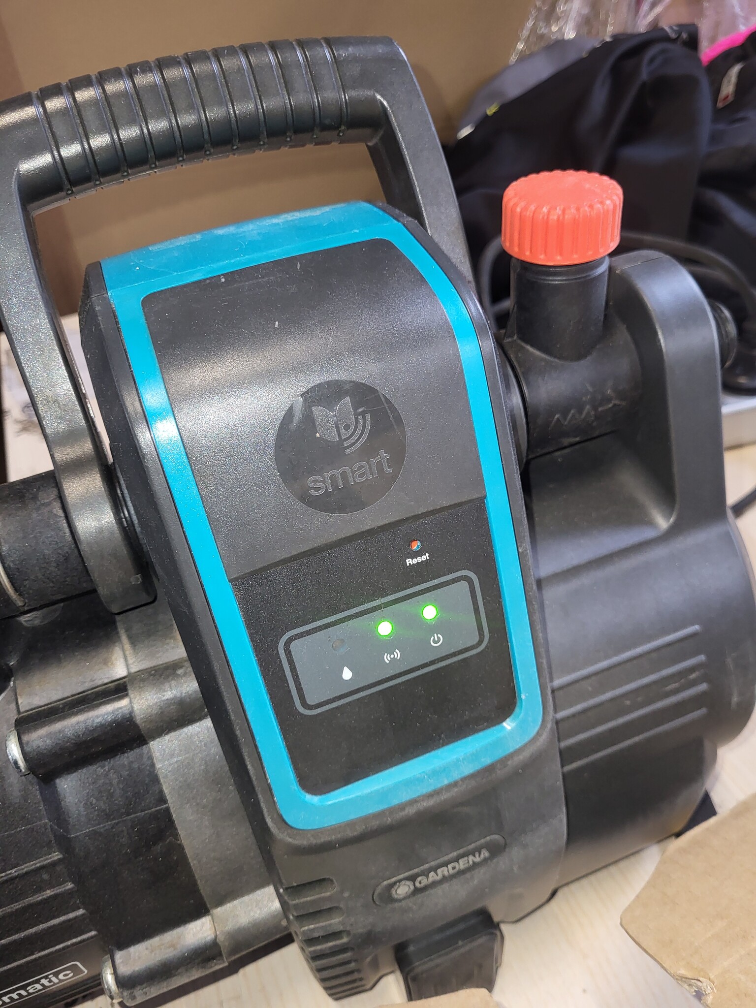 Gardena smart Pressure Pump: waterautomaat bestuurbaar via app/tablet, toevoercapaciteit 5000 l/u, onderhoudsvrij, geïntegreerd voorfilter, max. aanzuighoogte 8 m, droogloopzekering (19080-20).