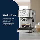 De'Longhi Linea Classic EM450.M My LatteArt Handmatig koffiezetapparaat met stoomsproeier, zonder E.S.E-filter, manometer, dubbelwandig filter, 15 bar, kopjes tot 13 cm, staal