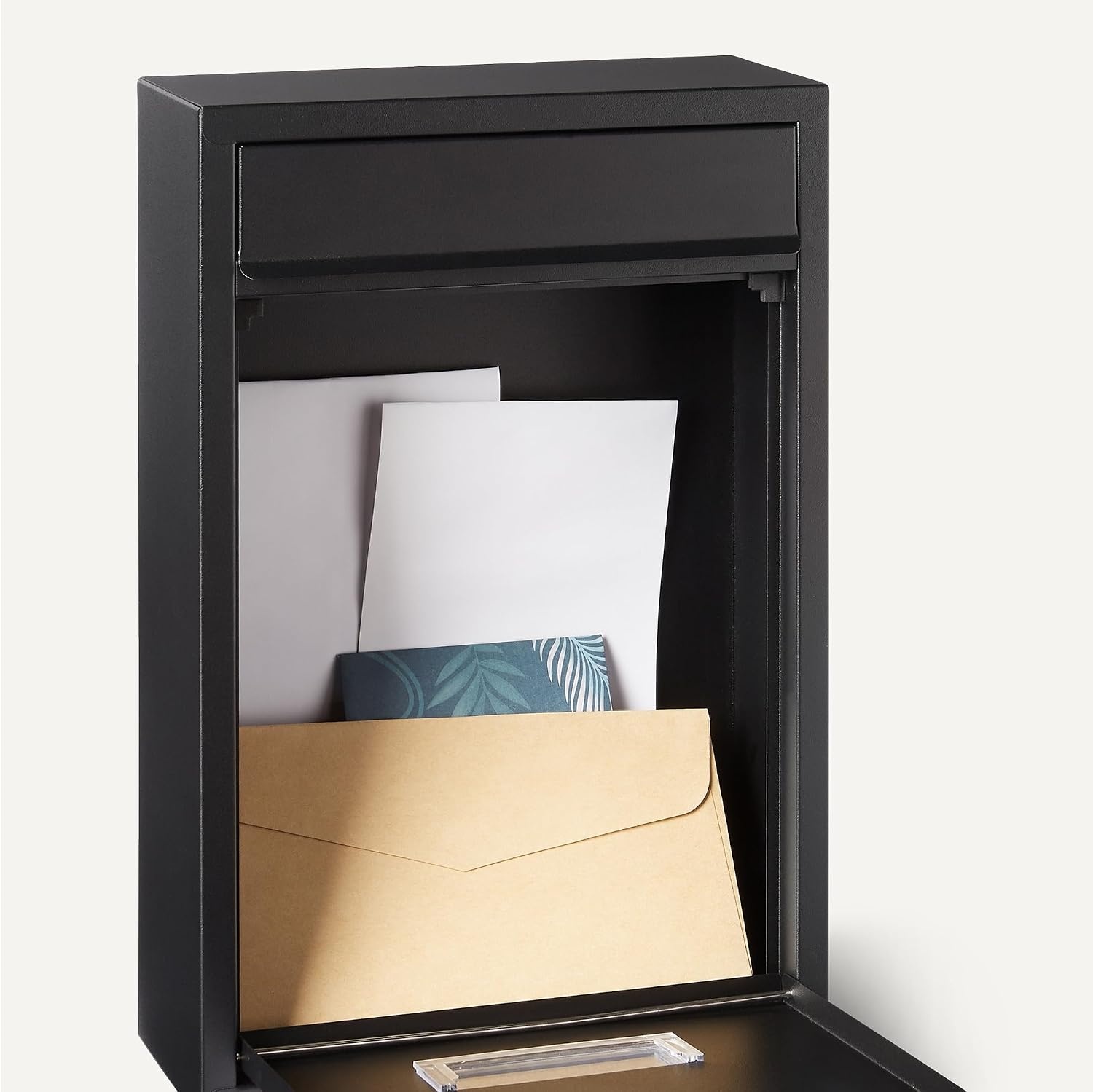 Amazon Basics afsluitbare brievenbus voor wandmontage gegalvaniseerd staal, 32.5cm H x 21.5cm W x 9.0cm D, zwart