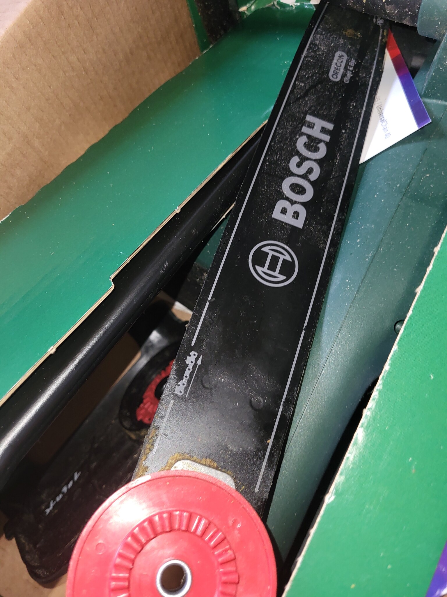 Bosch Home and Garden kettingzaag UniversalChain 35 (1800 W, lichtgewicht: 4,2 kg, kettingsnelheid: 12 m/s, in doos)