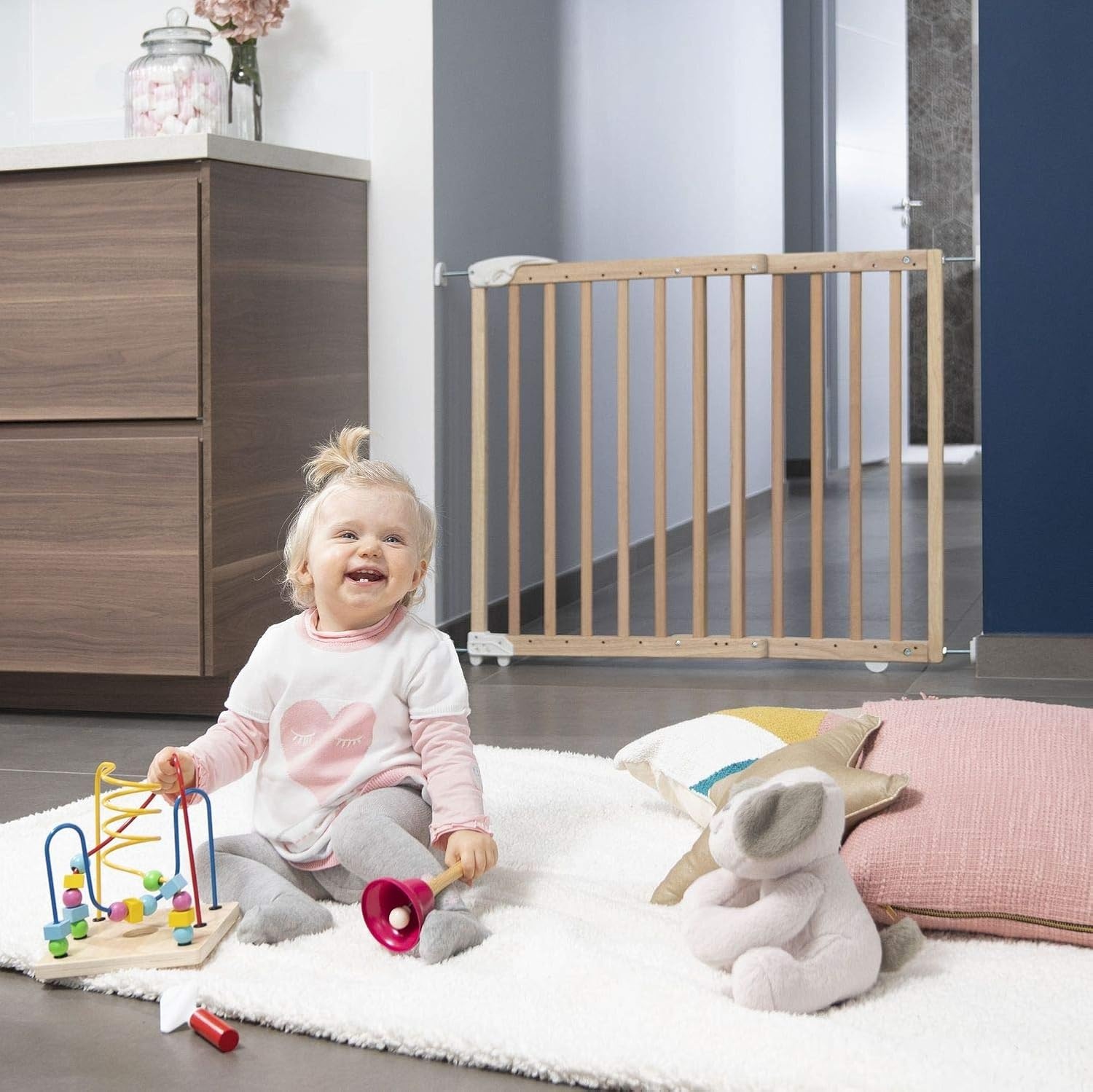 Badabulle Deco Pop, uitschuifbaar houten babyhekje, 63 tot 106 cm breed, babydeur met druk of schroef en traphekjes, naturel