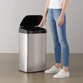 Amazon Basics Afvalbak, 60 liter, rechthoekig, roestvrij staal, met handsfree-bewegingssensor, zwart, zilver