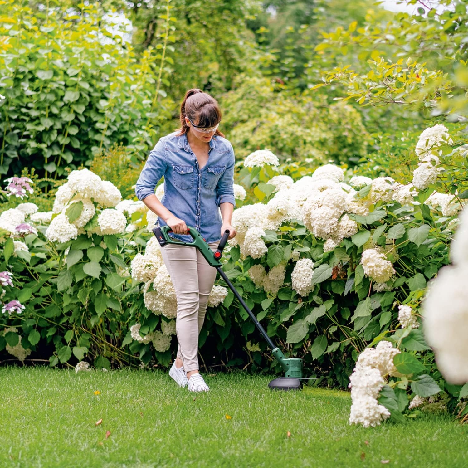 Bosch Home and Garden accutrimmer EasyGrassCut 18V-230 (1x accu, 18 Volt System, snijdiameter: 23 cm, in kartonnen doos)