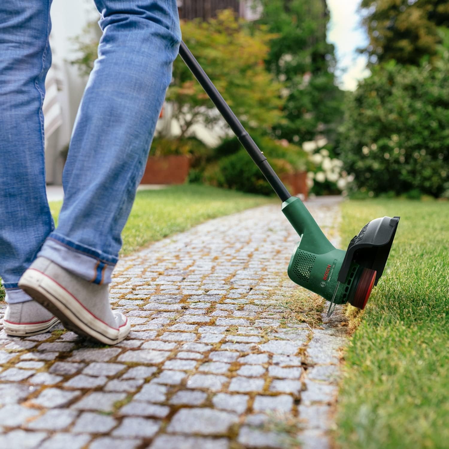Bosch Home and Garden accutrimmer EasyGrassCut 18V-230 (1x accu, 18 Volt System, snijdiameter: 23 cm, in kartonnen doos)