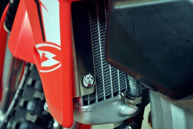 AXP 2015 - 2019 Beta 350RR / 390RR / 430RR / 480RR Radiator Braces - Red Spacers