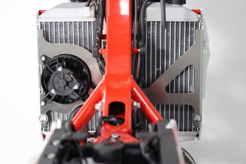 AXP Kühlerschütz Beta 125RR / 200RR / 250RR / 300RR ( 2020 - 2024 ) - Rote Abstandshalter