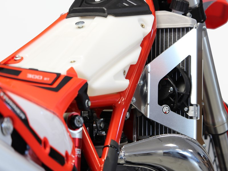 AXP Radiator Guards Beta 250 XTRAINER / 300 Xtrainer ( 2023 ) - Red