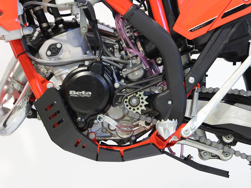 AXP Skid Plate Beta 125RR - 200RR With Linkage Guard ( 2023 ) - Black