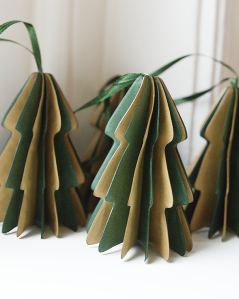 10x 2 COLOURED XMAS GREEN AND COFFEE PAPER TREE