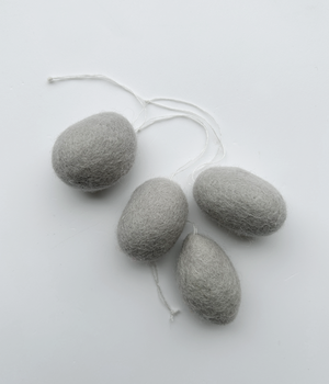 10 FELT EGGS LIGHT GRAY