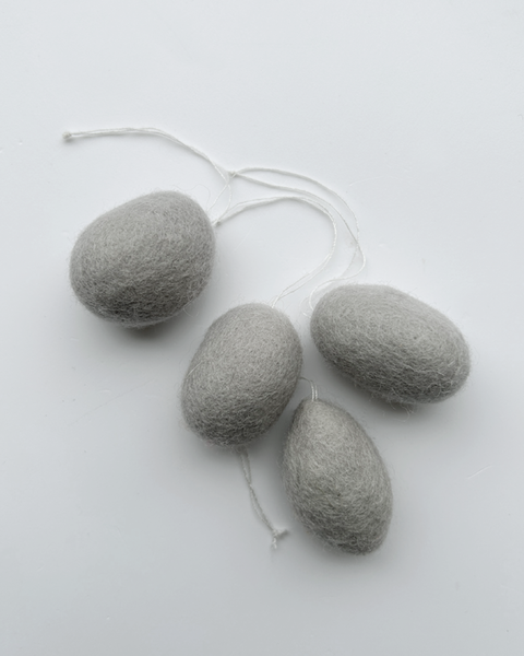 10 FELT EGGS LIGHT GRAY