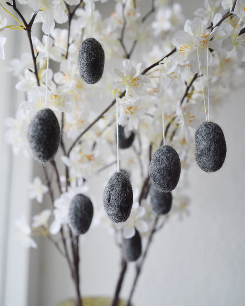 10 FELT EGGS DARK GRAY