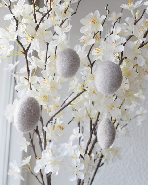 10 FELT EGGS LIGHT GRAY