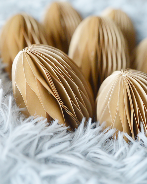 10 PAPER EGGS CARAMEL 10 cm