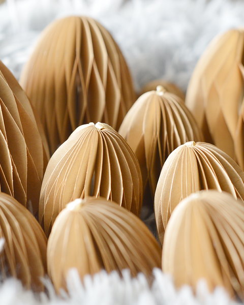 10 PAPER EGGS CARAMEL 10 cm