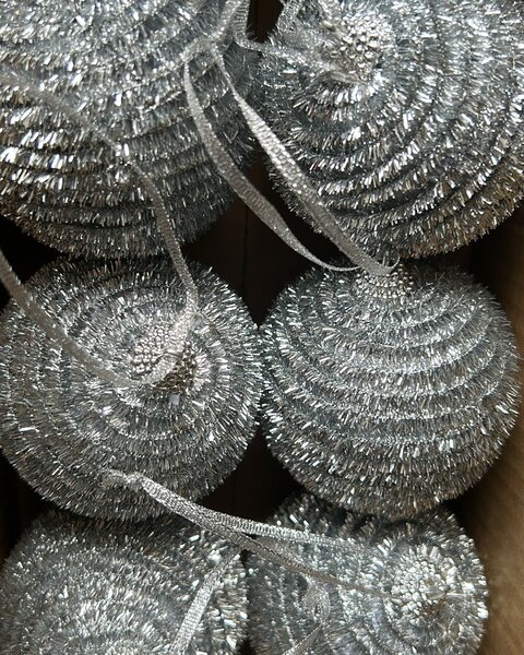 10x PIPE CLEAN BALLS SILVER SPARKLE