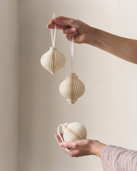 10 PAPER BALL WHITE