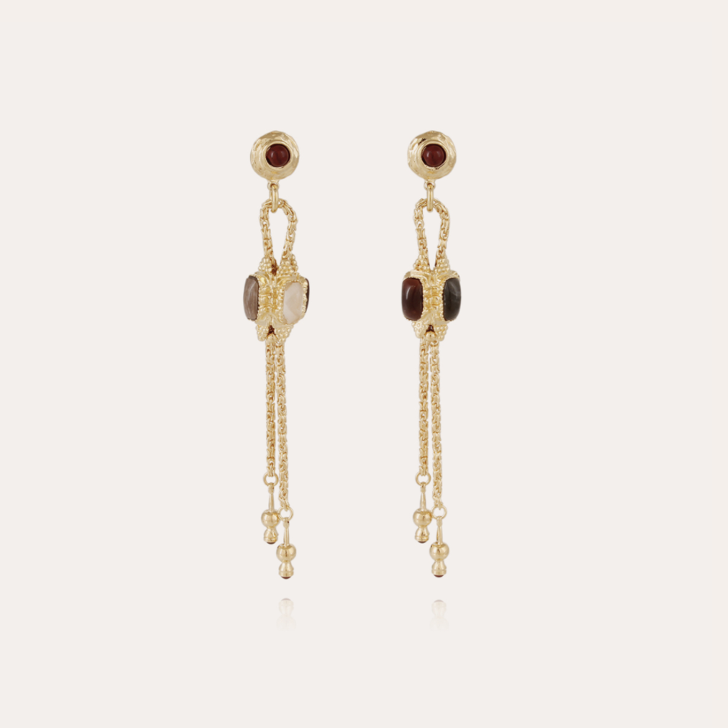 Gas Bijoux Gas Bijoux oorbellen 588052 Serti Talisman large size gold earrings with Red Japer, Rock Crystal & Wood Silicified  - L 11 CM