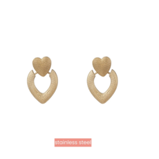 Day & Eve by Go Dutch Day&eve Oorbellen E3766-2 Dangling heart earrings gold