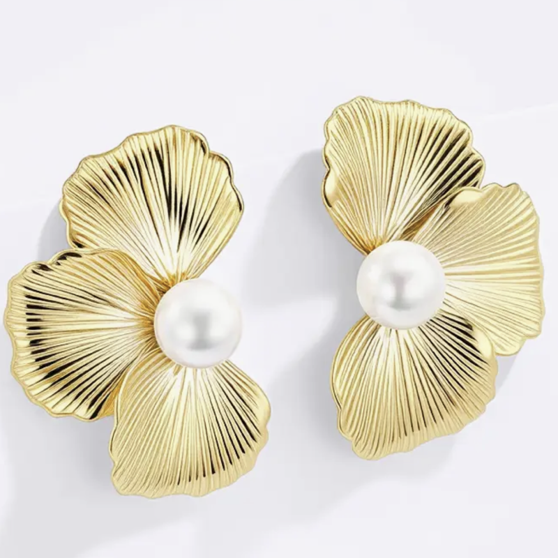 Label Deluxe Bijoux Label Deluxe oorbellen LDLGO124AQ Earrings flower pearl gold 4.5 CM