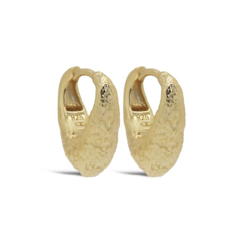 Karma Jewelry Karma Jewelry oorbellen H638 Earrings hinged hoops Alma Hammered 925 silver gold plated 1.5 CM