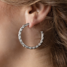 Yehwang Yehwang oorbellen 6641 Earrings Twisted gold 4 CM